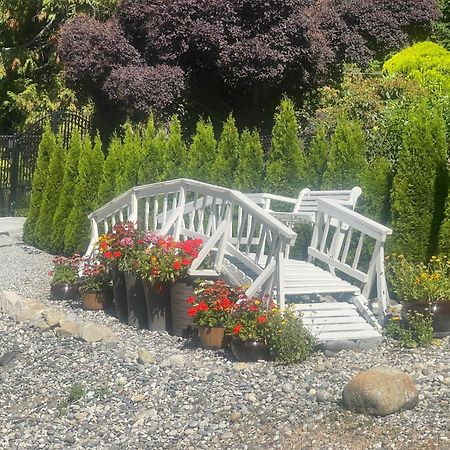 Villa Garden Bridge House Sechelt Esterno foto