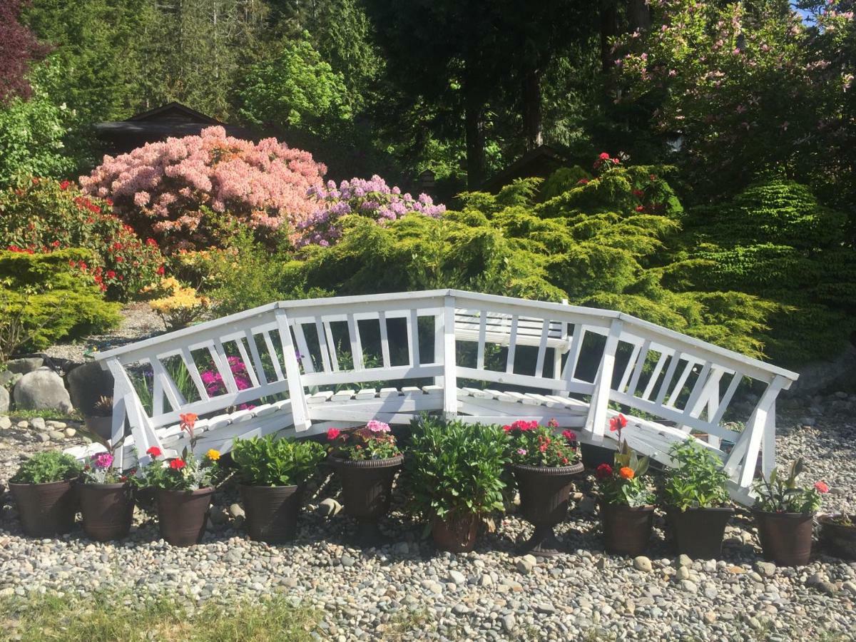Villa Garden Bridge House Sechelt Esterno foto
